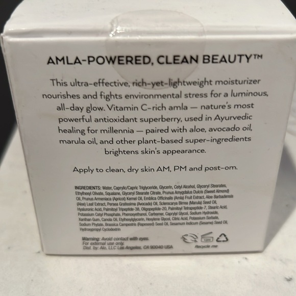 Alo Luminizing Facial Moisturizer - Picture 2 of 4